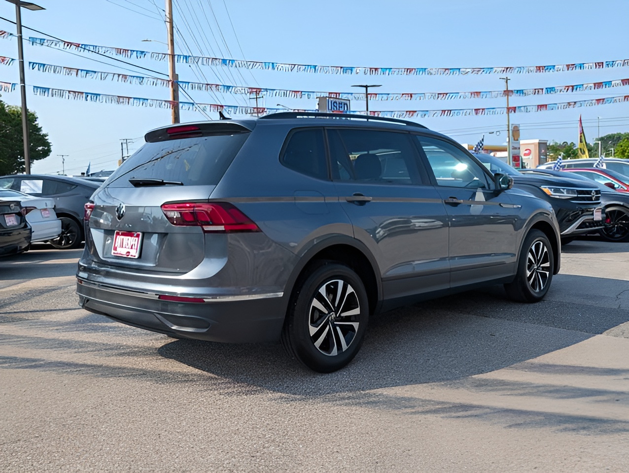 Vehicle image 34 of 37