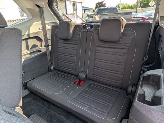 Vehicle image 14 of 37