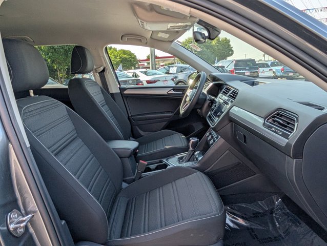 Vehicle image 11 of 37
