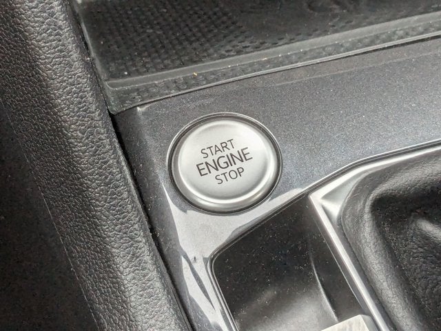 Vehicle image 27 of 41
