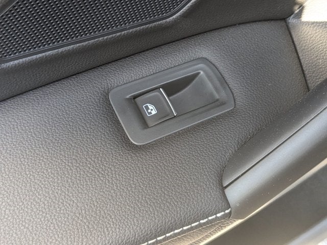 Vehicle image 29 of 41