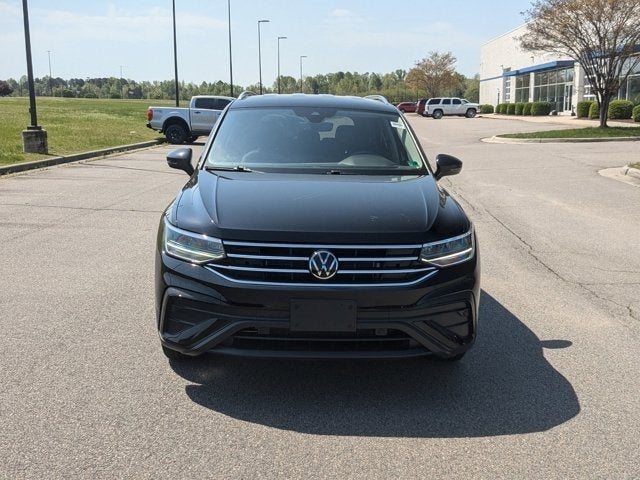 Vehicle image 4 of 41