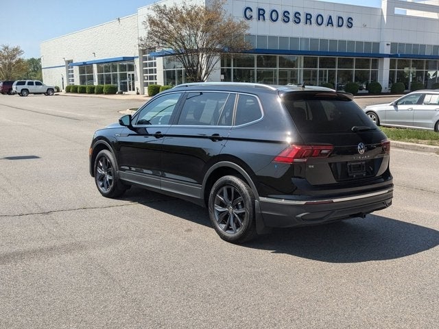 Vehicle image 8 of 41