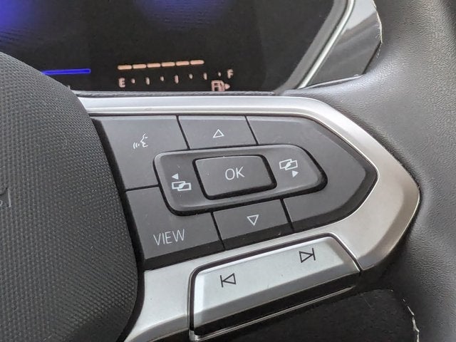 Vehicle image 19 of 41