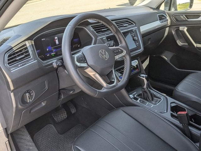 Vehicle image 15 of 41