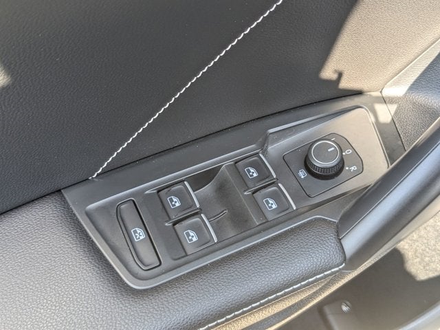 Vehicle image 12 of 41