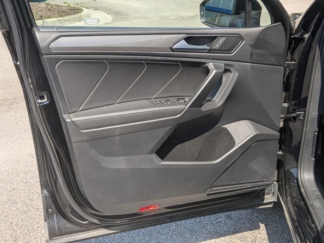 Vehicle image 11 of 41