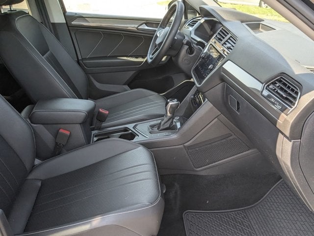Vehicle image 39 of 41