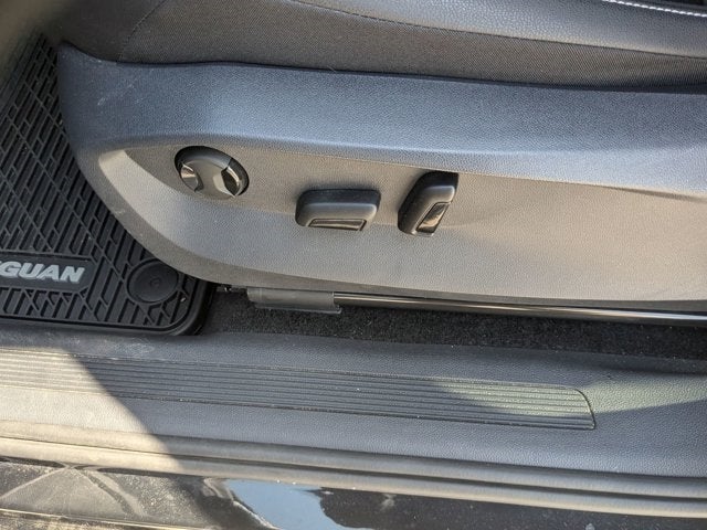 Vehicle image 14 of 41