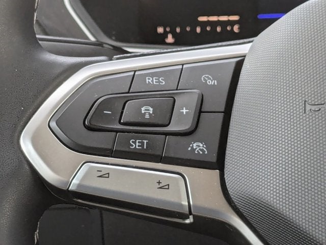 Vehicle image 18 of 41