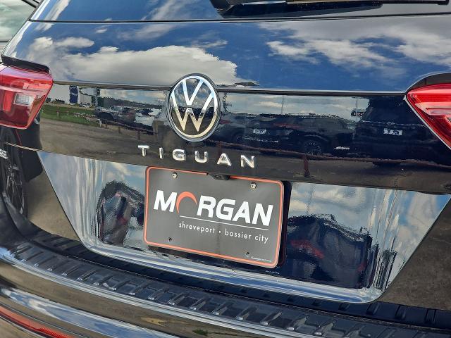 Vehicle image 32 of 35