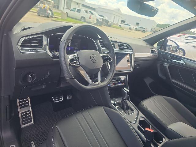 Vehicle image 10 of 35