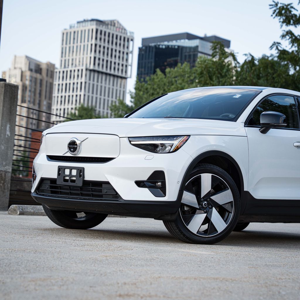 2023 Volvo C40 Recharge Pure Electric Plus Image 3 of 30