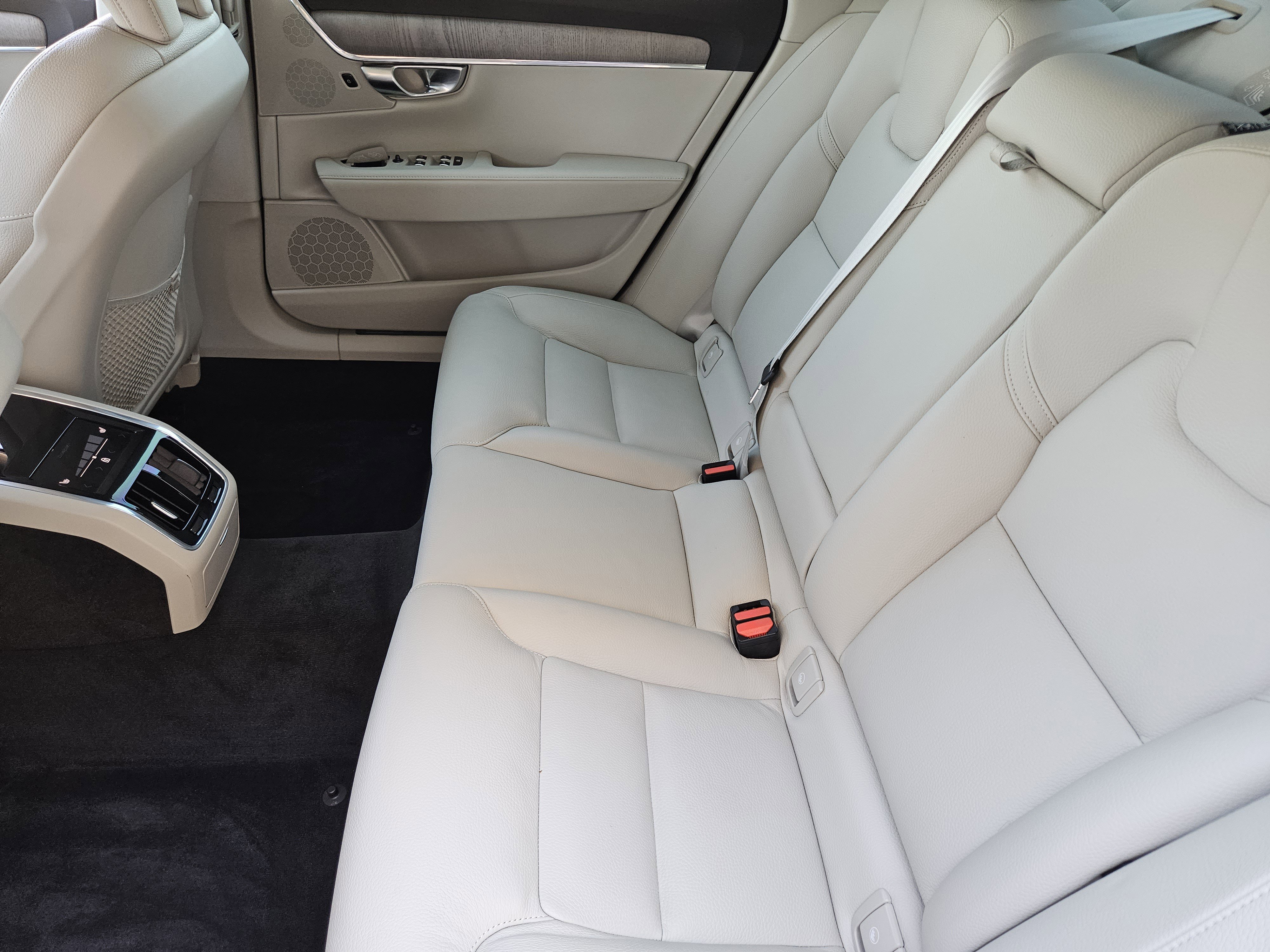 2023 Volvo S90 Plus Image 8 of 21