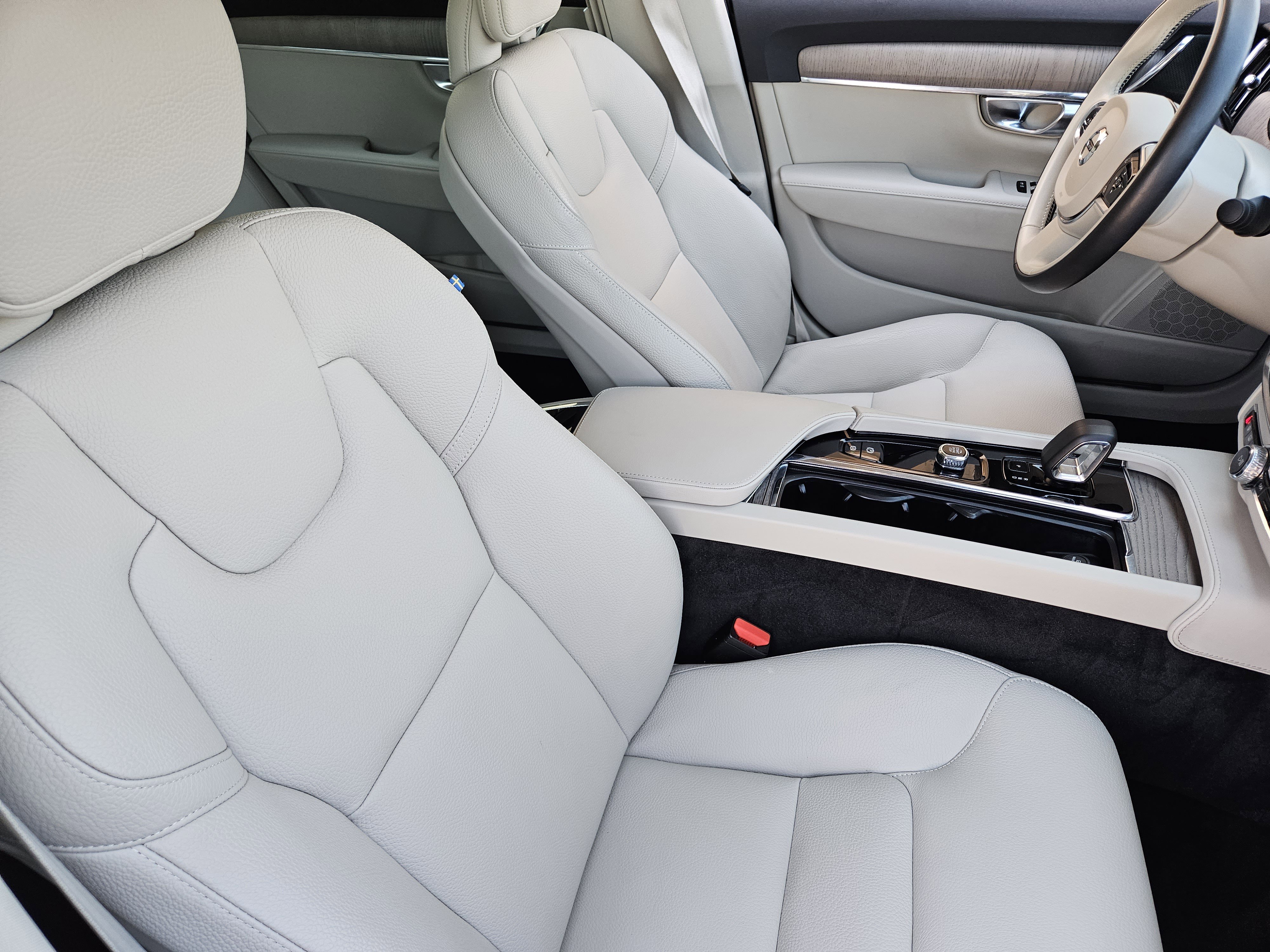 2023 Volvo S90 Plus Image 9 of 21