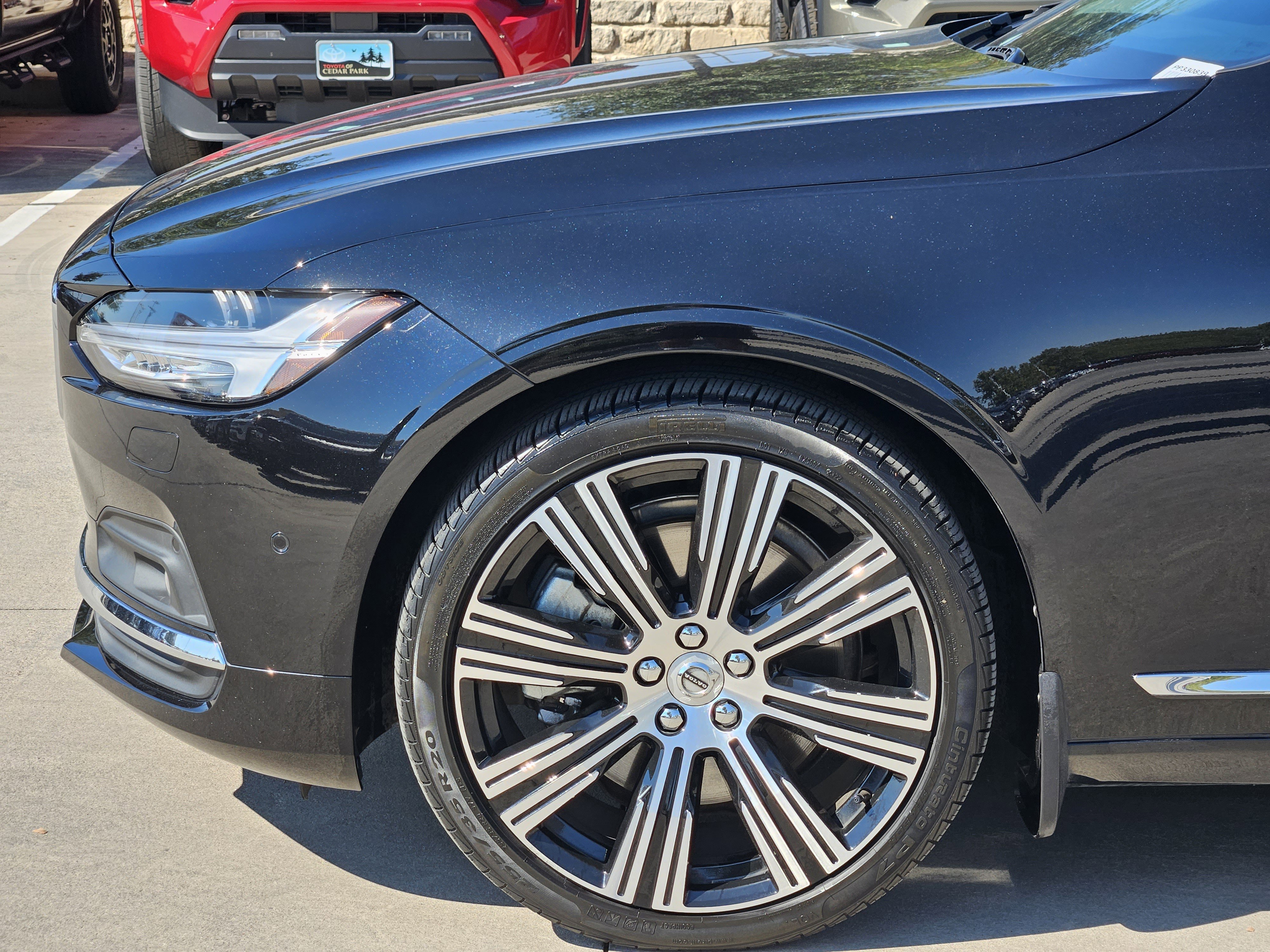 2023 Volvo S90 Plus Image 6 of 21