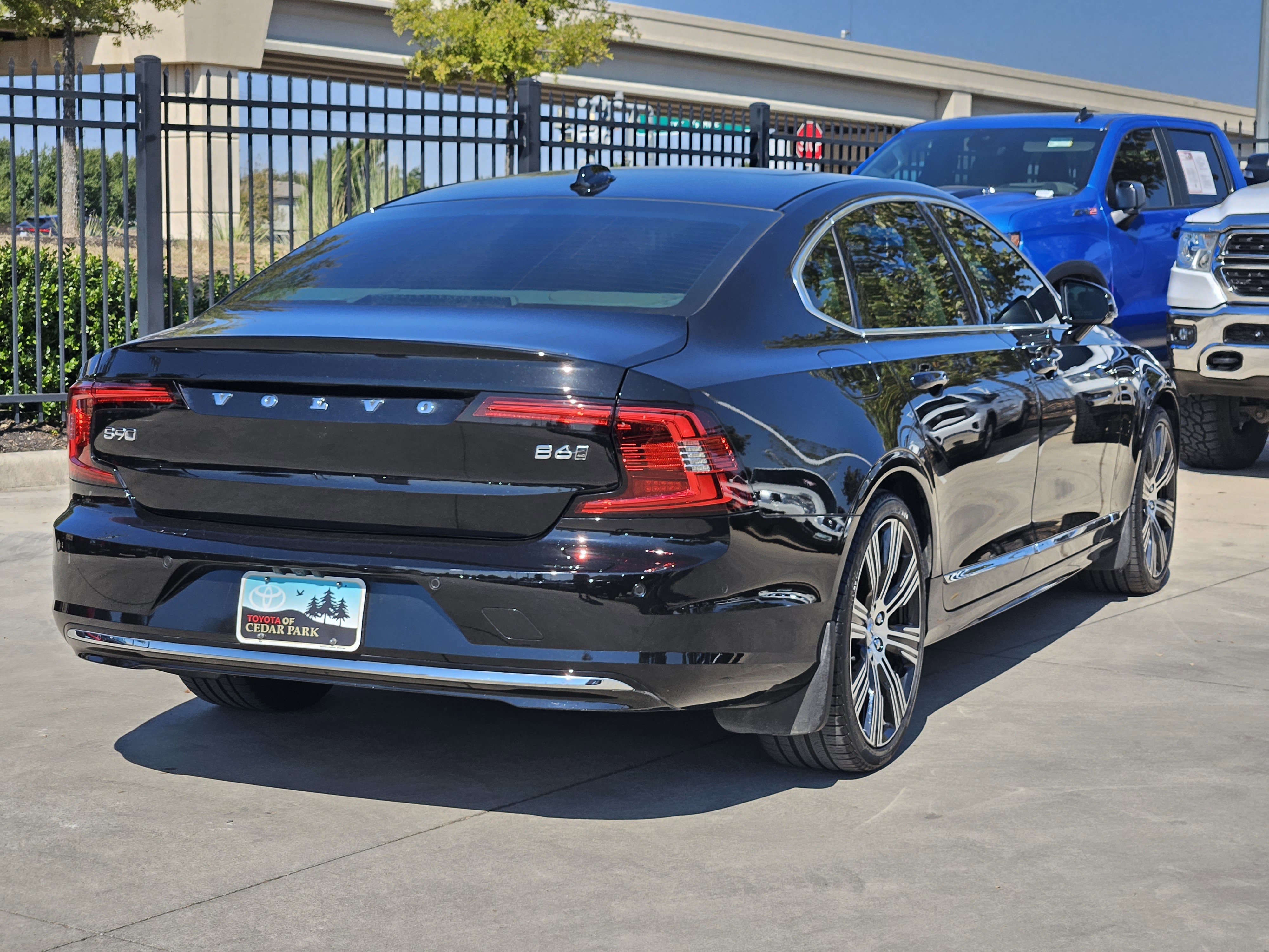 2023 Volvo S90 Plus Image 3 of 21