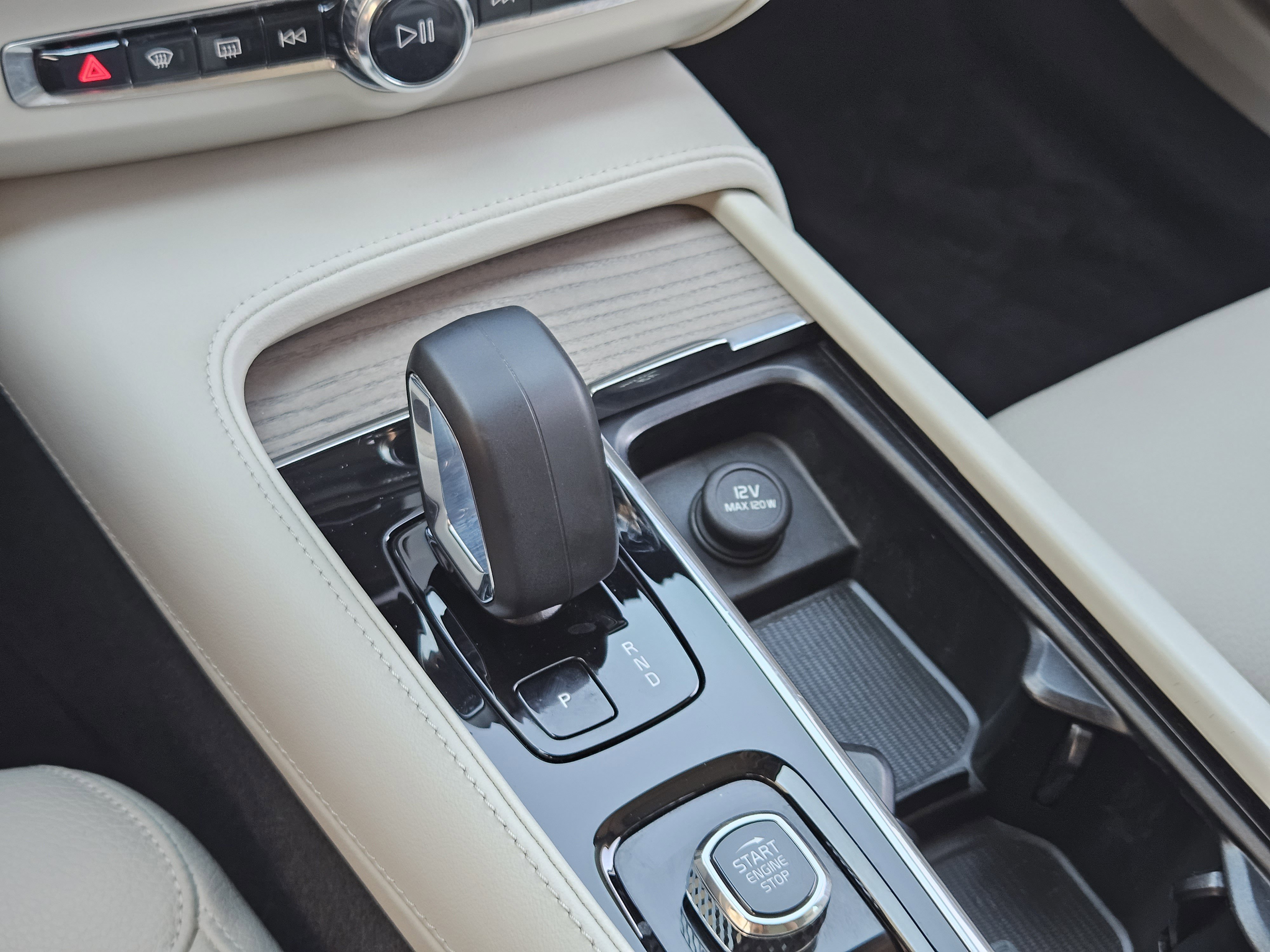 2023 Volvo S90 Plus Image 14 of 21