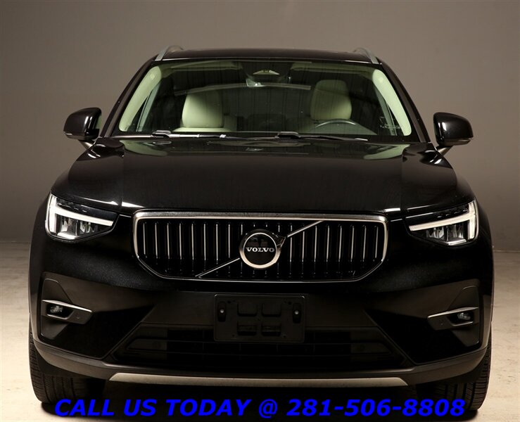 2023 Volvo XC40 Plus Bright Theme Image 2 of 30