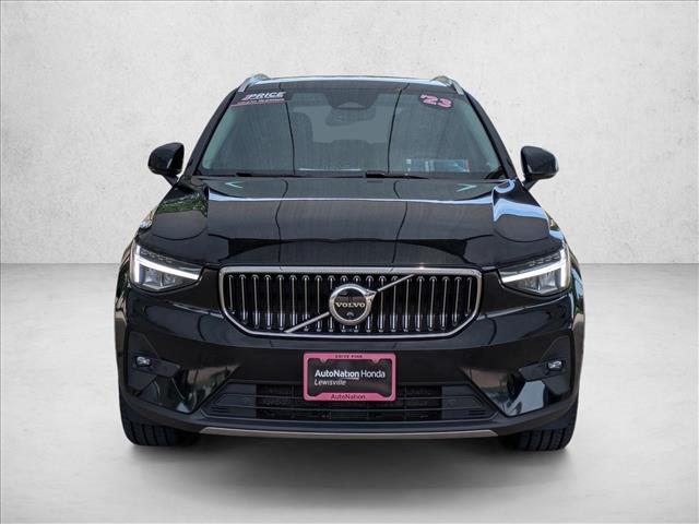 2023 Volvo XC40 Plus Bright Theme Image 2 of 27
