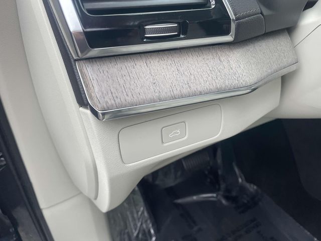 2023 Volvo XC90 Ultimate Image 24 of 36
