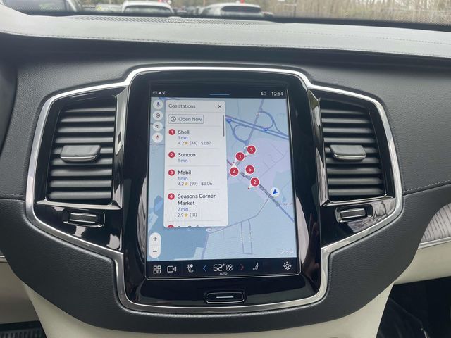 2023 Volvo XC90 Ultimate Image 25 of 36