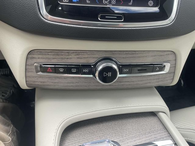 2023 Volvo XC90 Ultimate Image 27 of 36