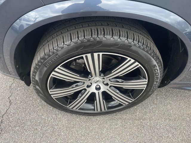 2023 Volvo XC90 Ultimate Image 13 of 36