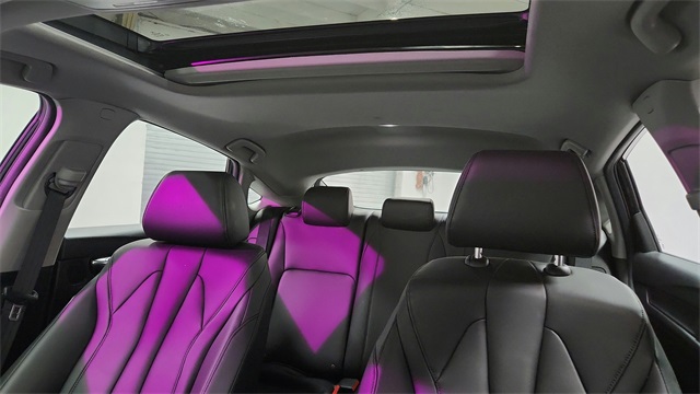 Vehicle image 17 of 27