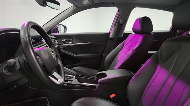 Vehicle image 11 of 27