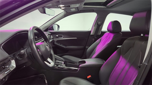 Vehicle image 18 of 27