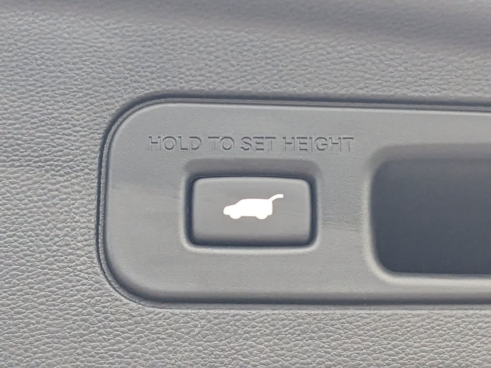 Vehicle image 25 of 60