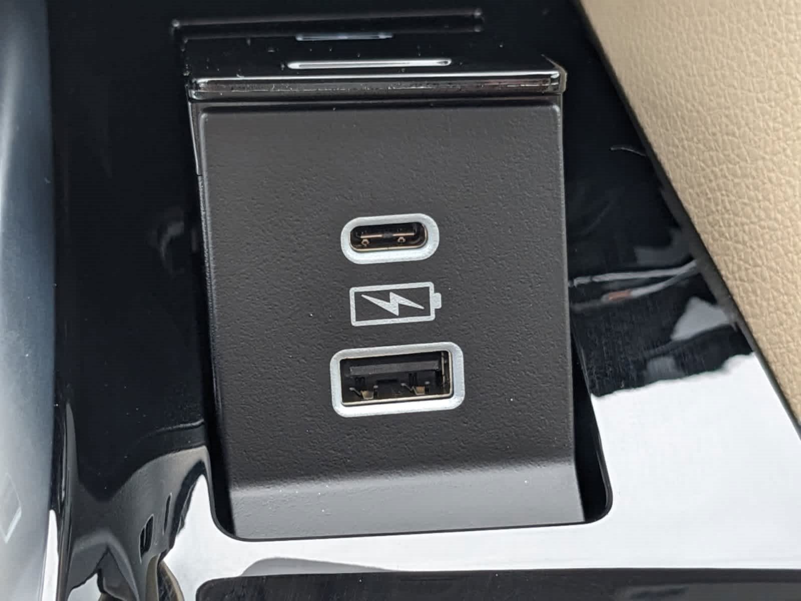 Vehicle image 28 of 60