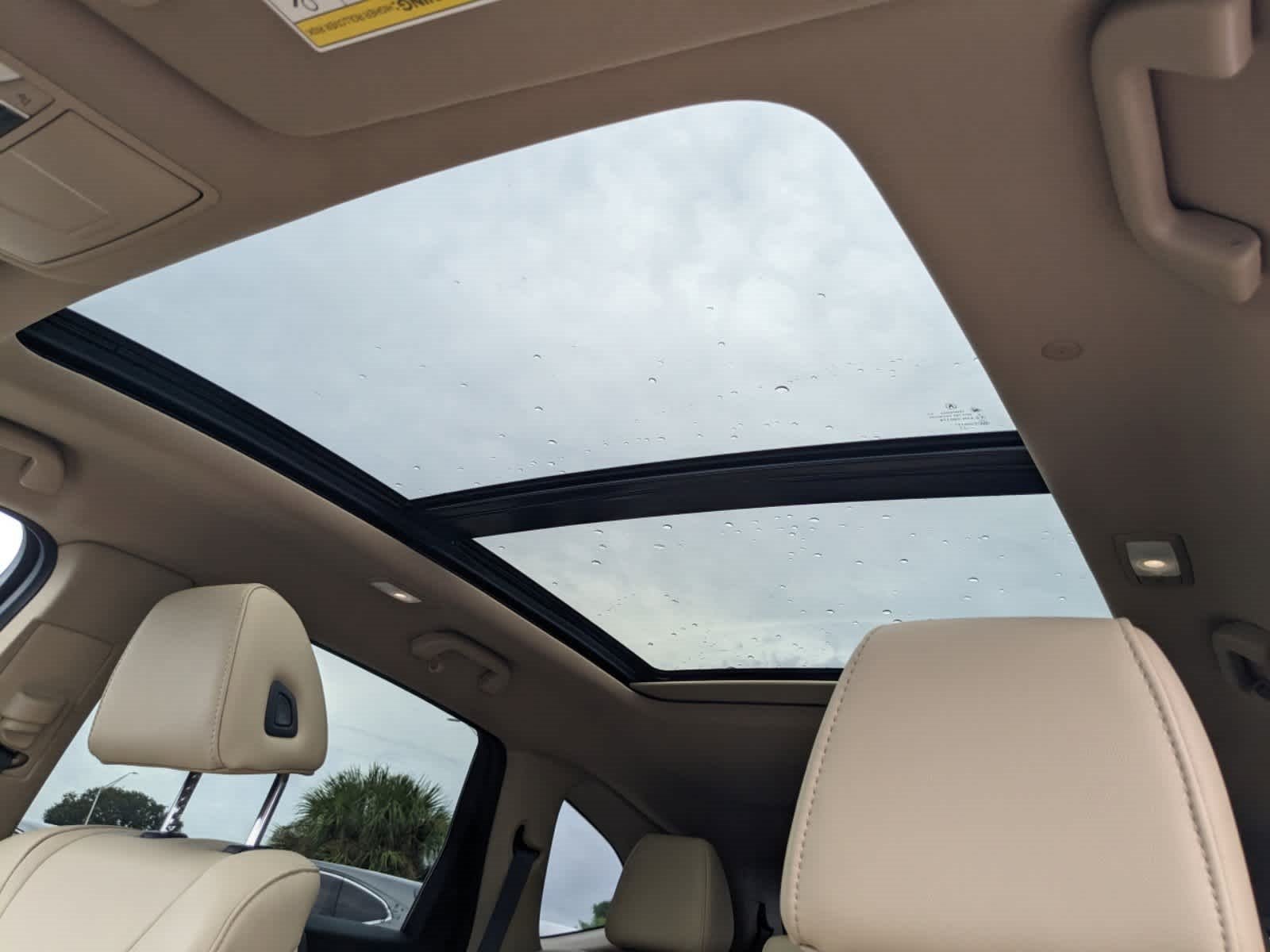 Vehicle image 37 of 60
