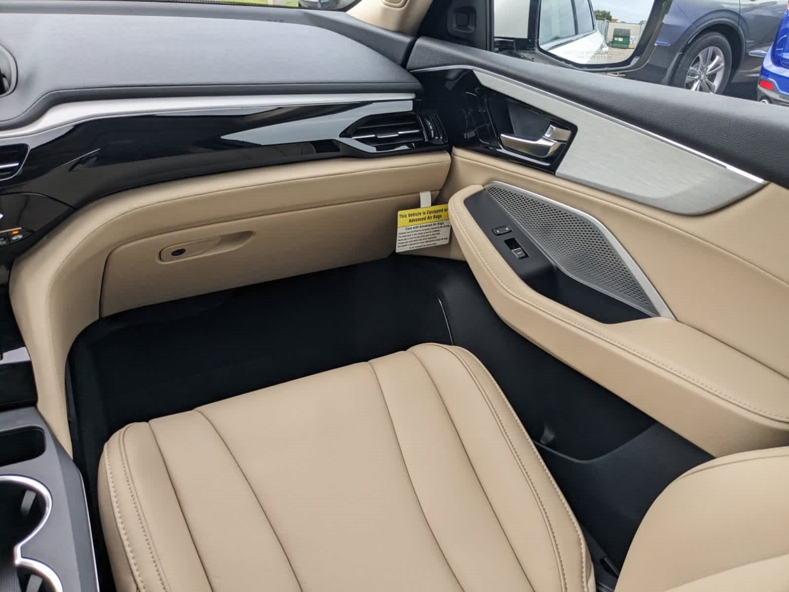 Vehicle image 33 of 60