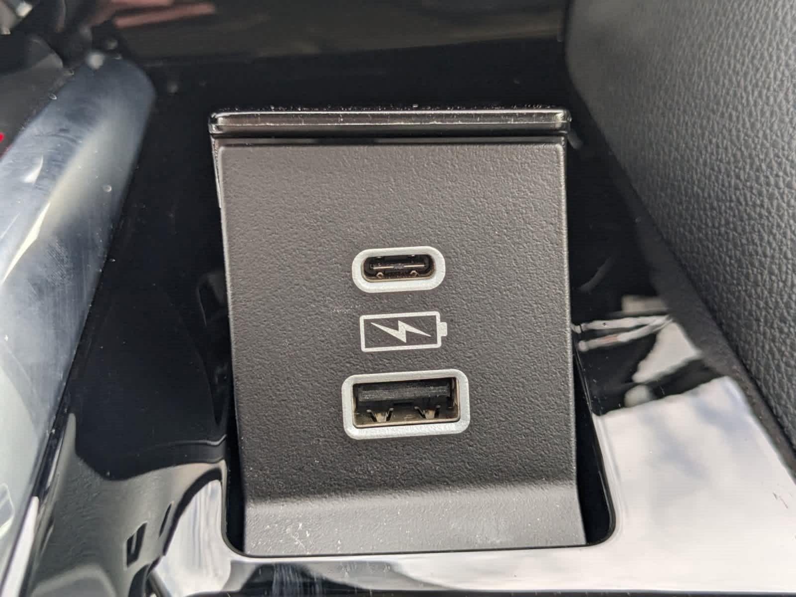 Vehicle image 61 of 64