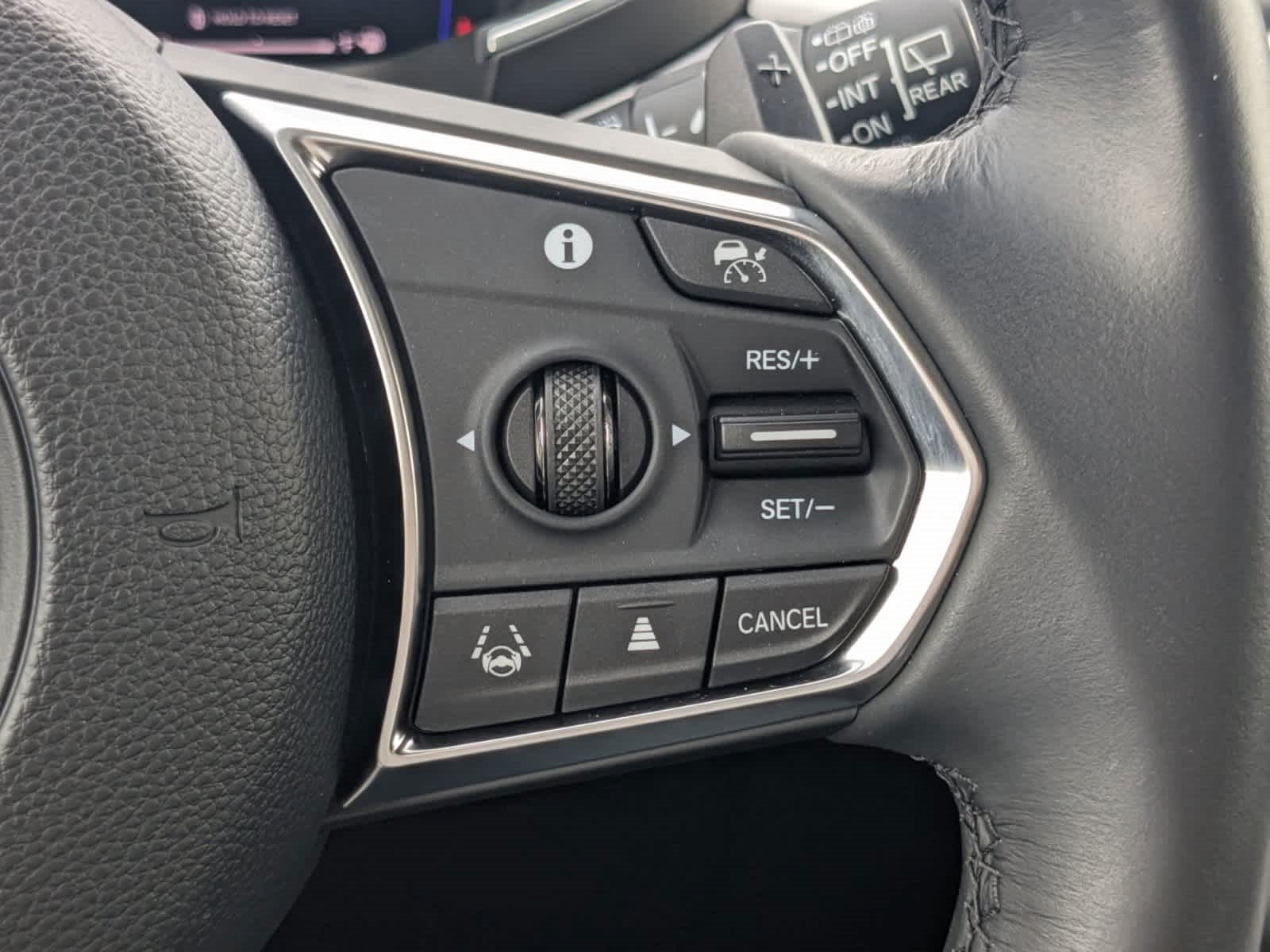 Vehicle image 32 of 64