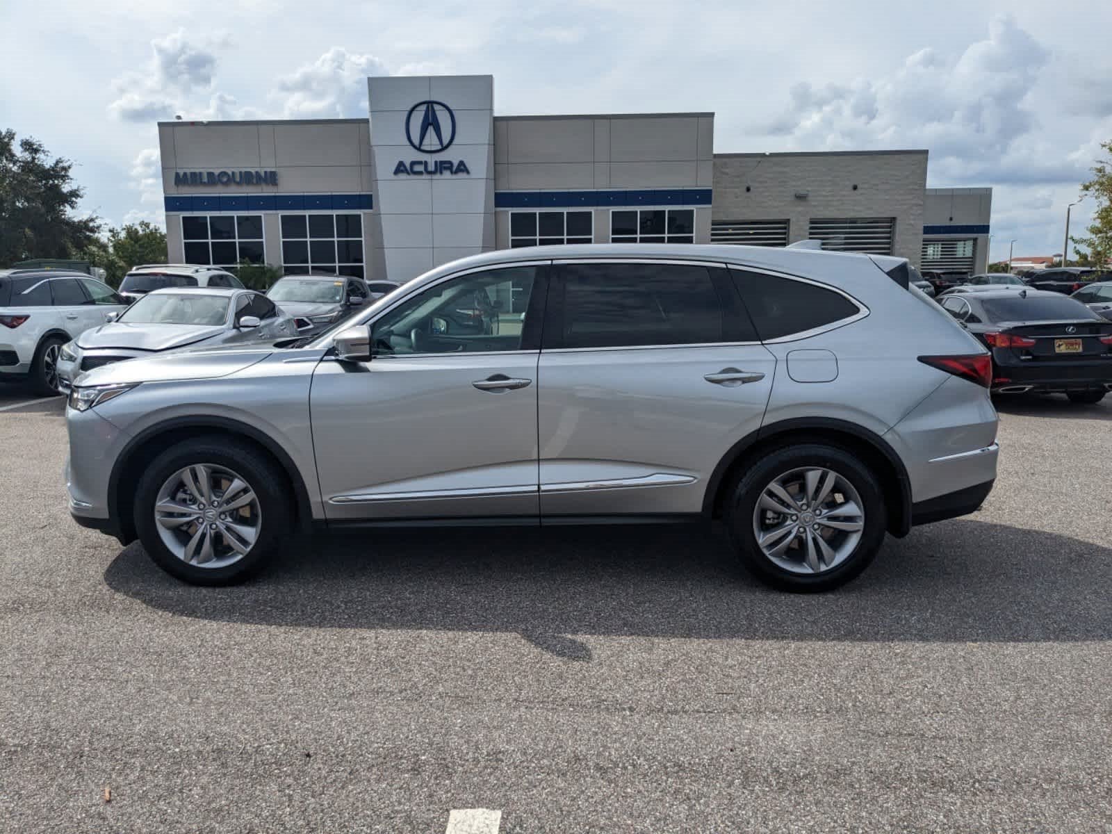 Vehicle image 16 of 64