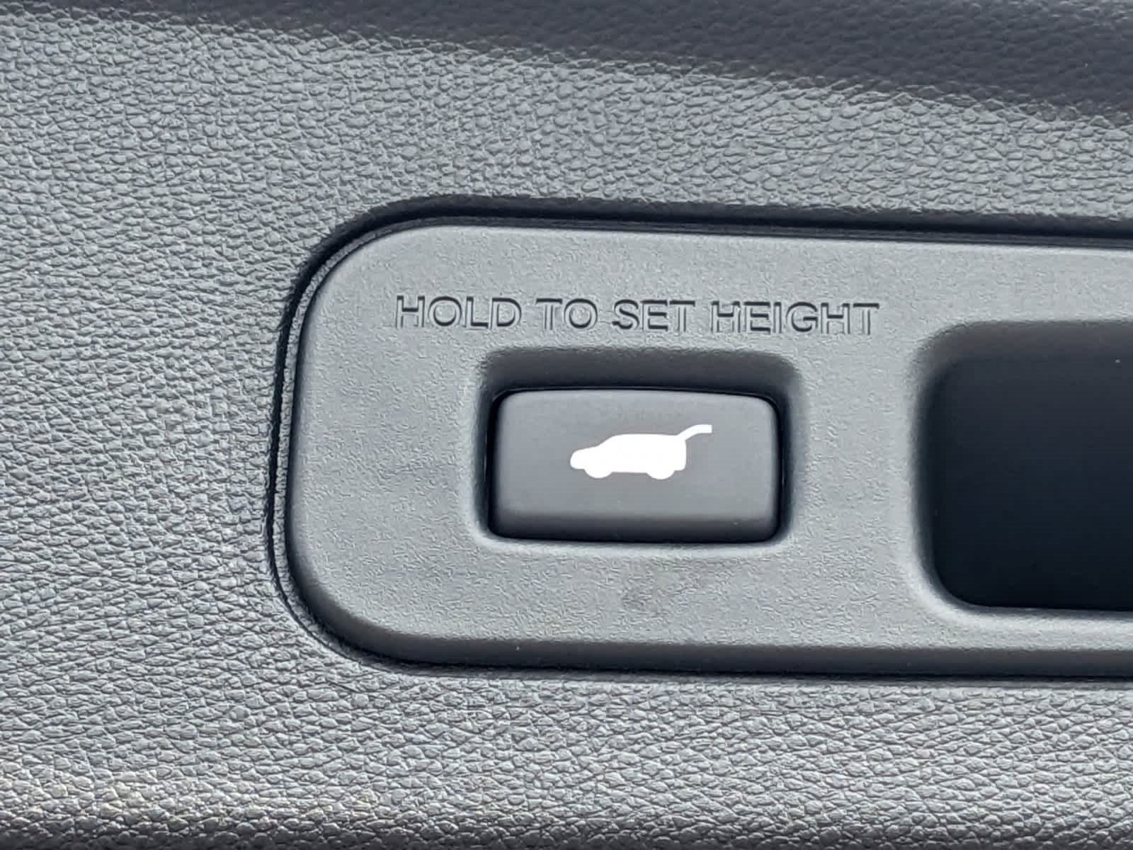 Vehicle image 46 of 64