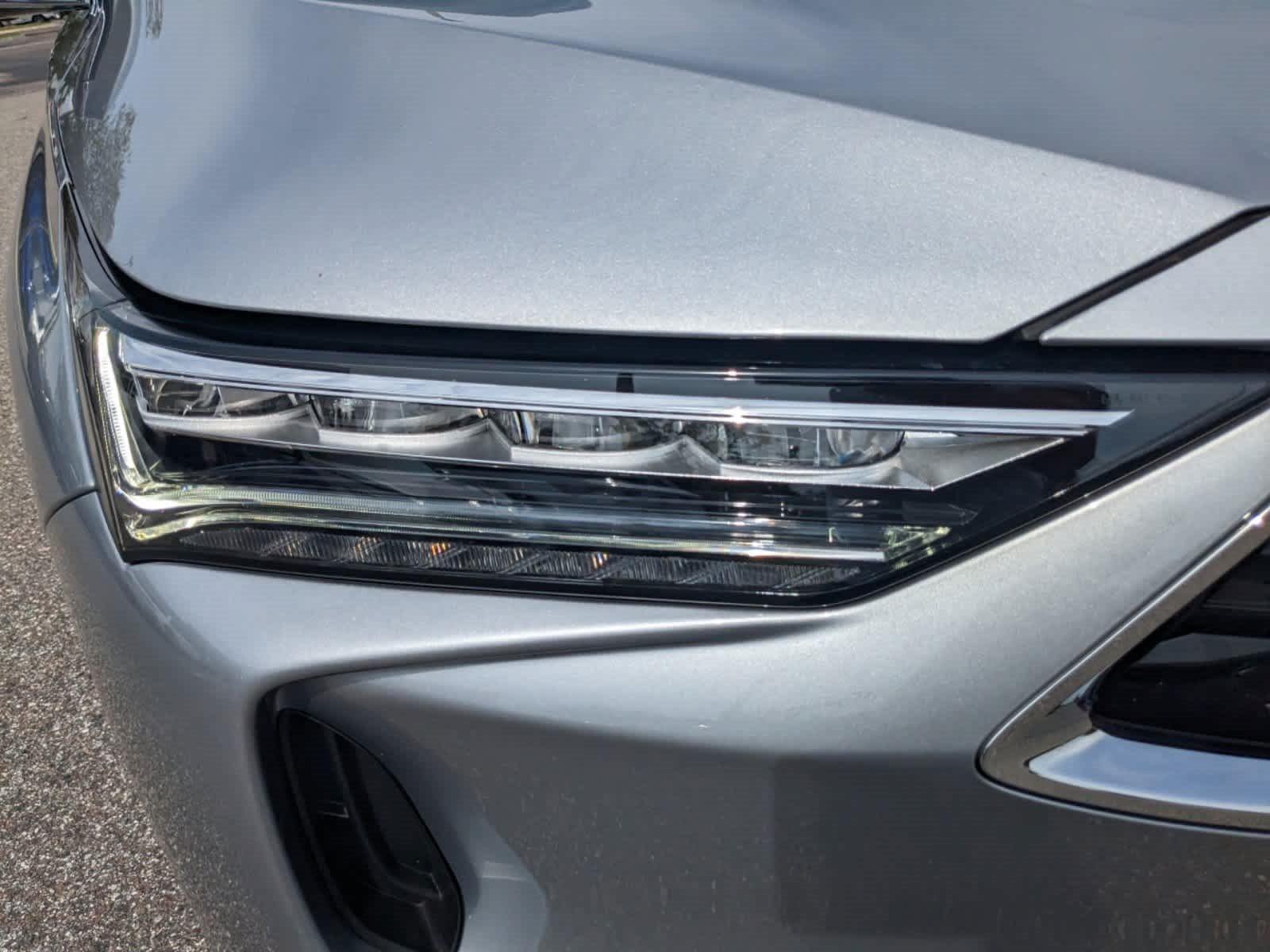 Vehicle image 18 of 64