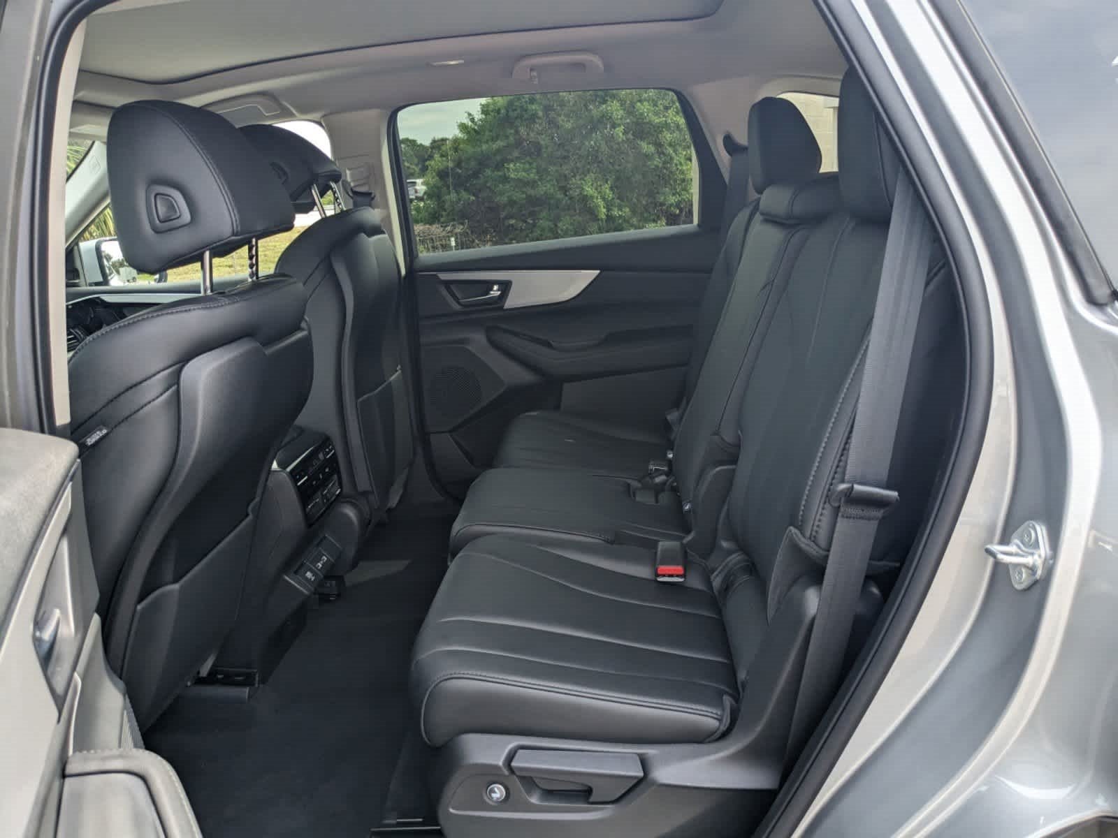 Vehicle image 47 of 64