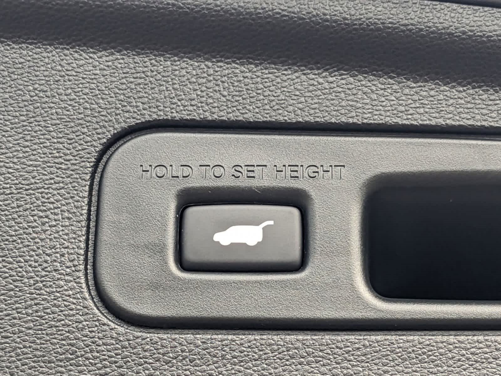 Vehicle image 45 of 62