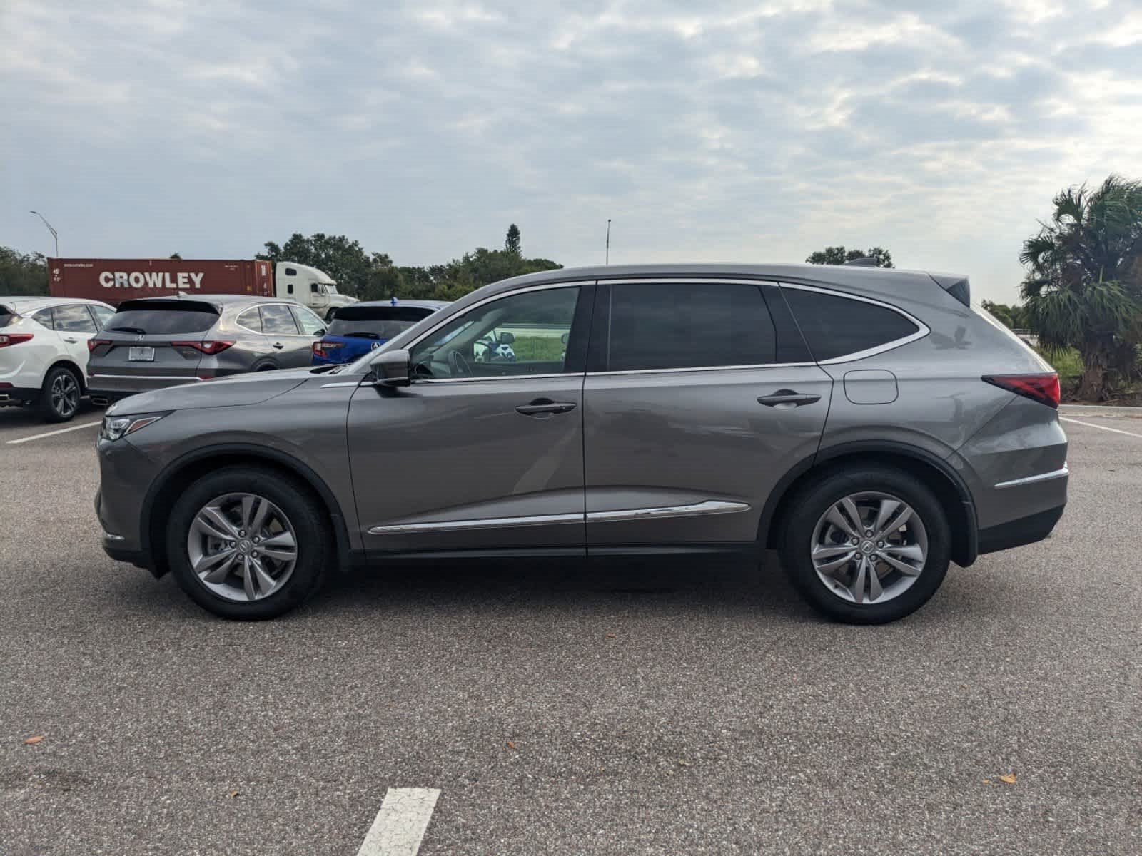 Vehicle image 17 of 62