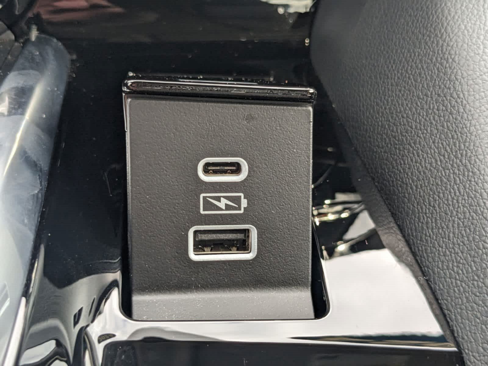 Vehicle image 35 of 62
