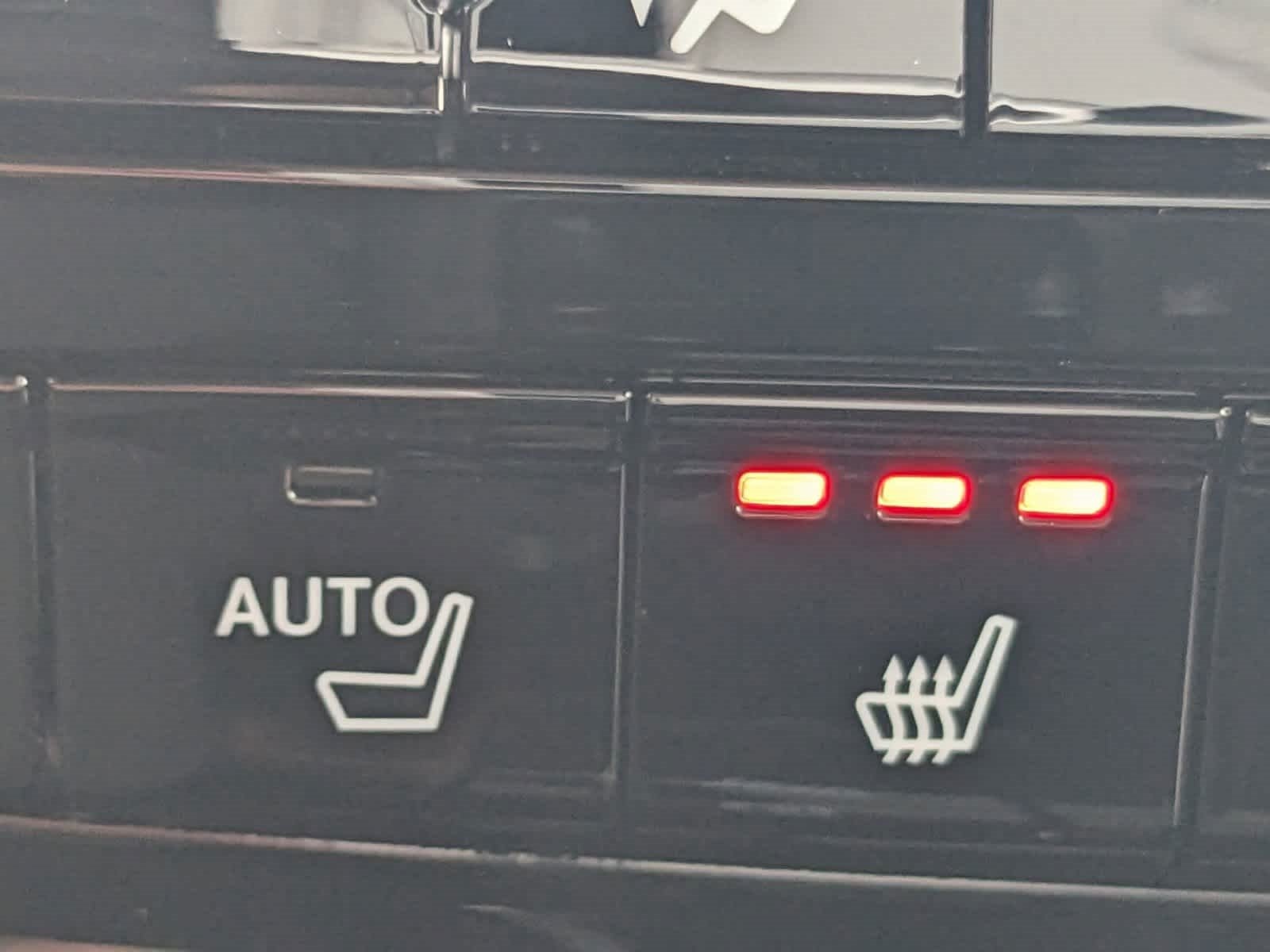 Vehicle image 60 of 62