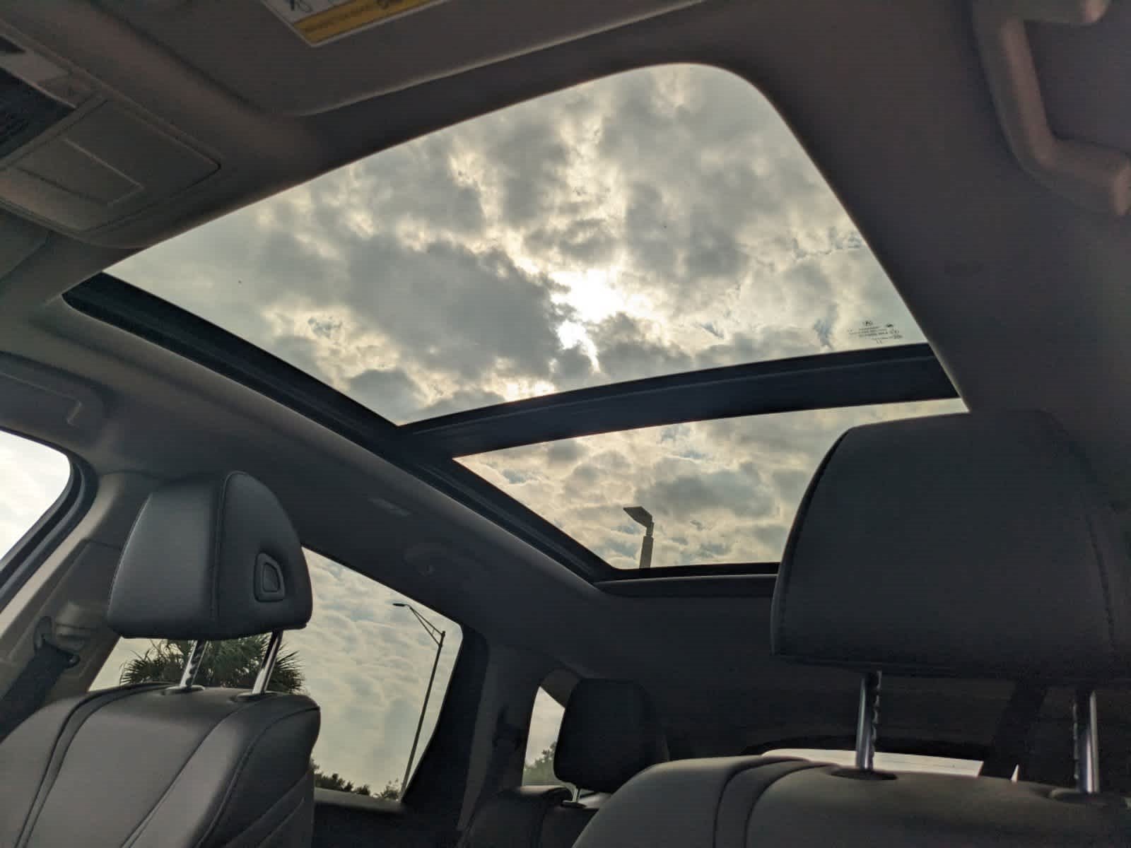 Vehicle image 36 of 62