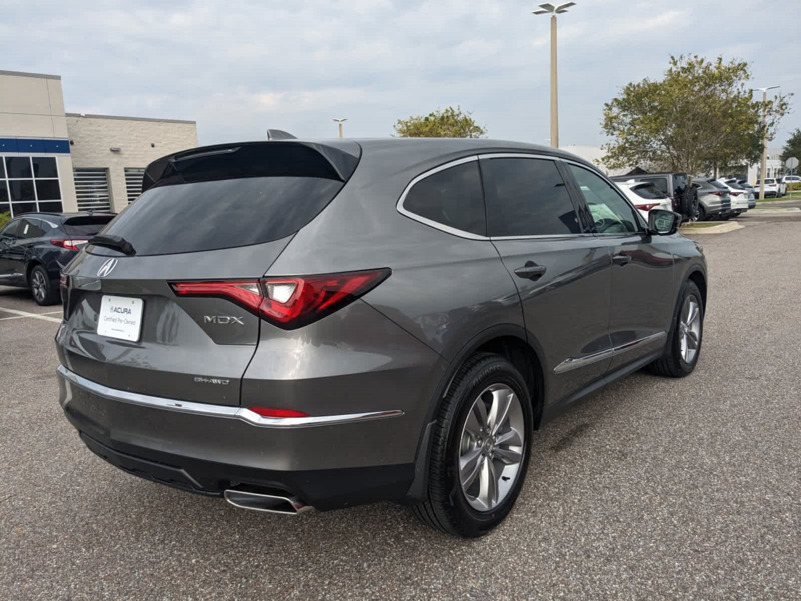 Vehicle image 10 of 62