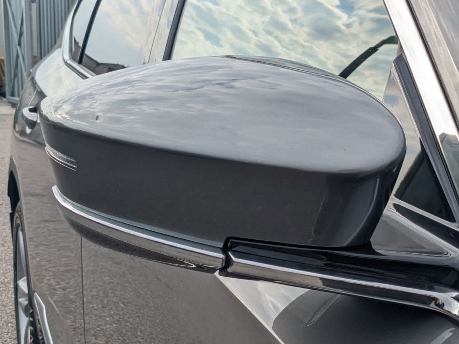 Vehicle image 37 of 62
