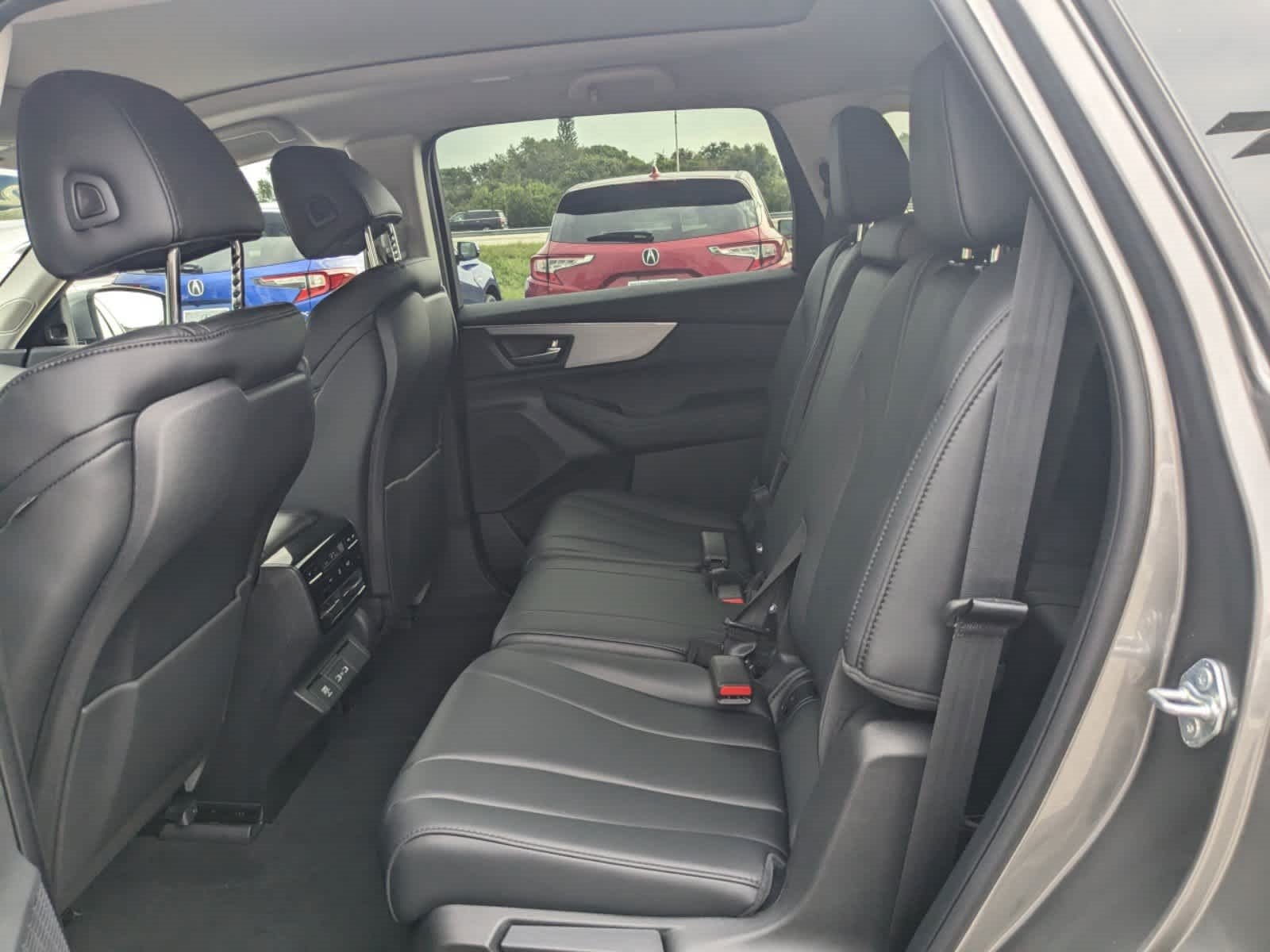 Vehicle image 46 of 62