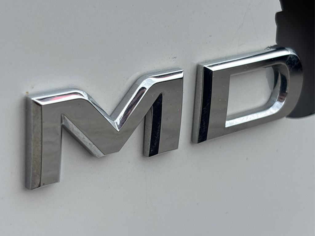 Vehicle image 15 of 36